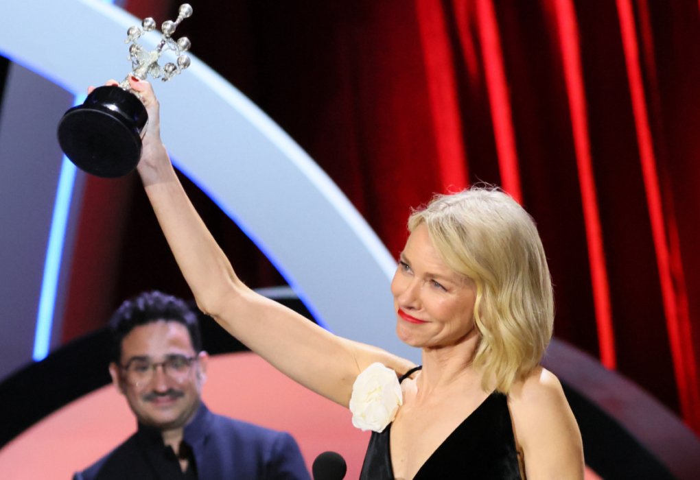 Naomi Watts dedica el Premio Donostia a David Lynch expresando que lo extraña