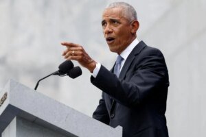 Obama pide a demócratas hacer campaña con IA mientras Trump rechaza frenar su desarrollo