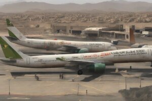 Hutíes de Yemen vuelven a amenazar el aeropuerto de Riad antes de reanudar vuelos